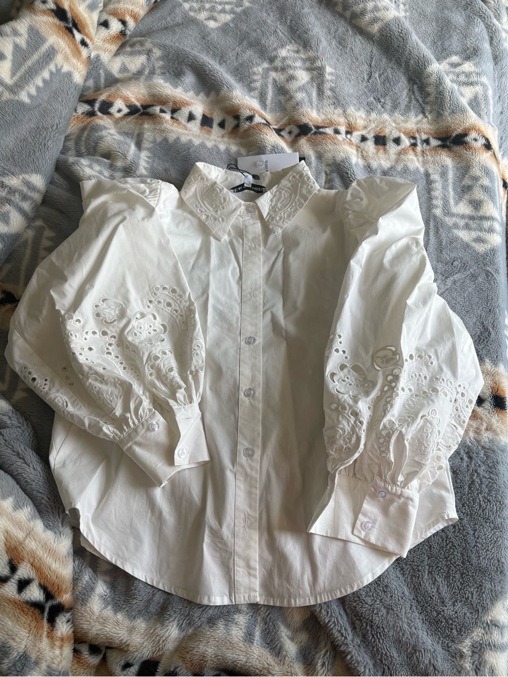 En Saison White Eyelet Puff Sleeve Button-Up Blouse